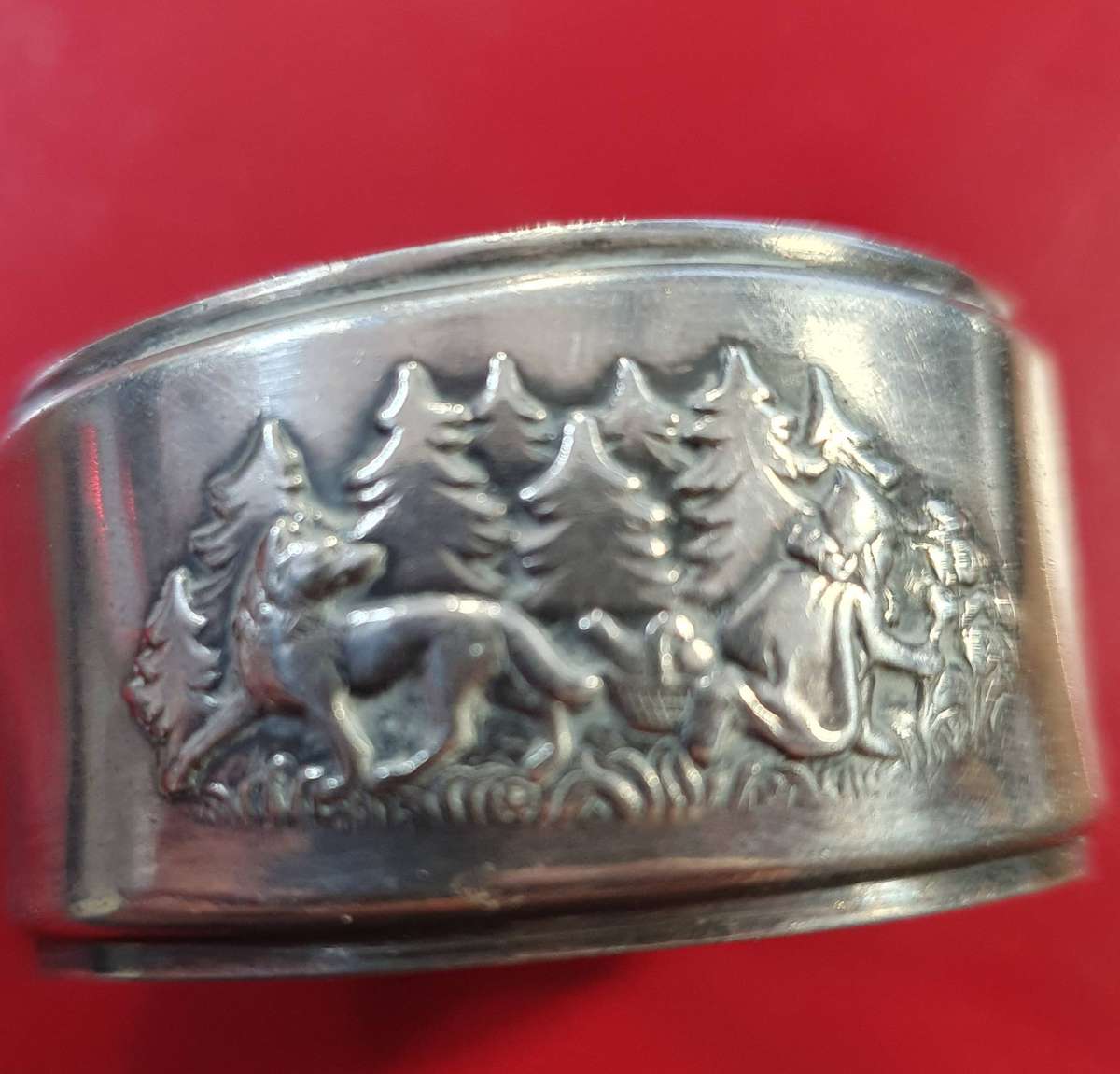 ANTIQUE Little Red Riding Hood SERVIETTE RING Gerofabriek Zeist Netherlands