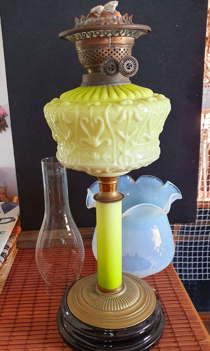 VICTORIAN GREEN VASELINE GLASS OIL LANTERN. C1870s. 700mm HIGH.