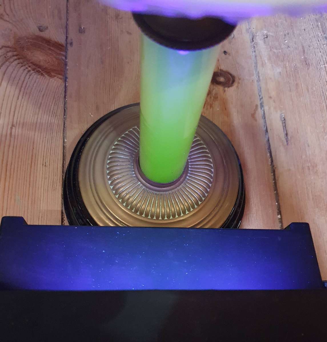 VICTORIAN GREEN VASELINE GLASS OIL LANTERN. C1870s. 700mm HIGH.