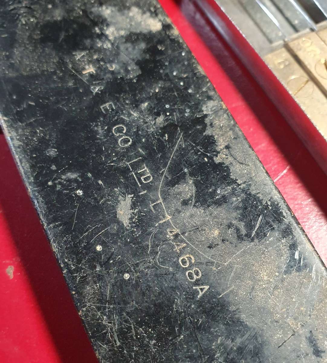 VINTAGE FEELER GAUGE SET IN METAL BOX. COMPLETE.