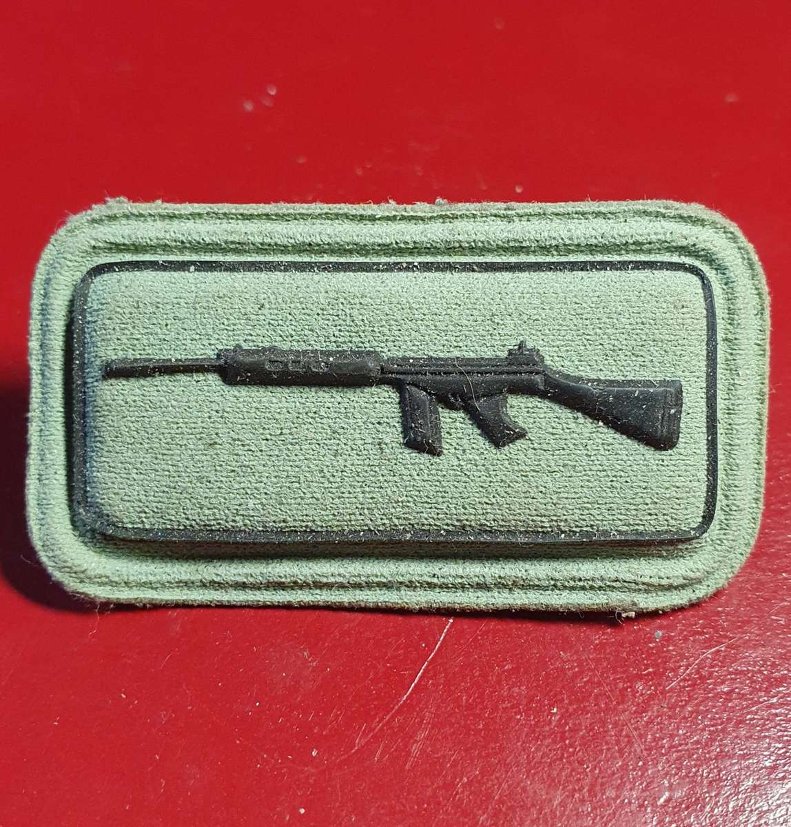 SANDF SHARPSHOOTER BADGE. PINS INTACT.