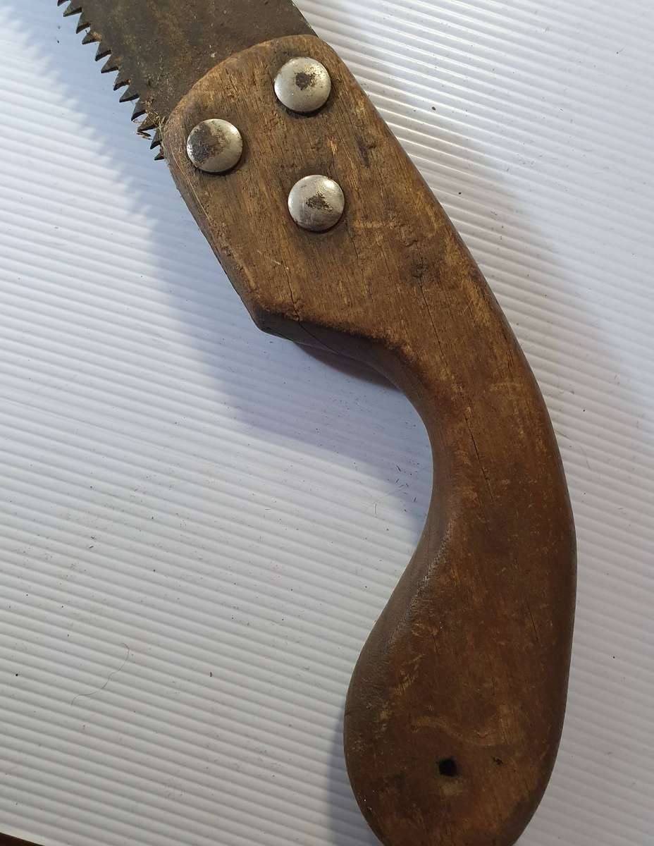 ANTIQUE PRUNING SAW. 600mm LONG.
