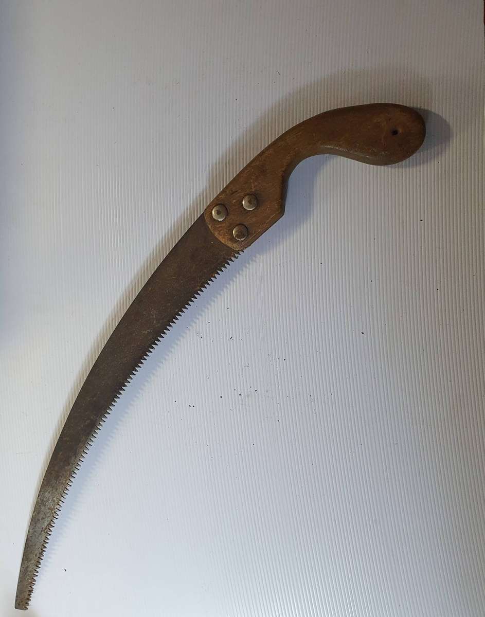 ANTIQUE PRUNING SAW. 600mm LONG.