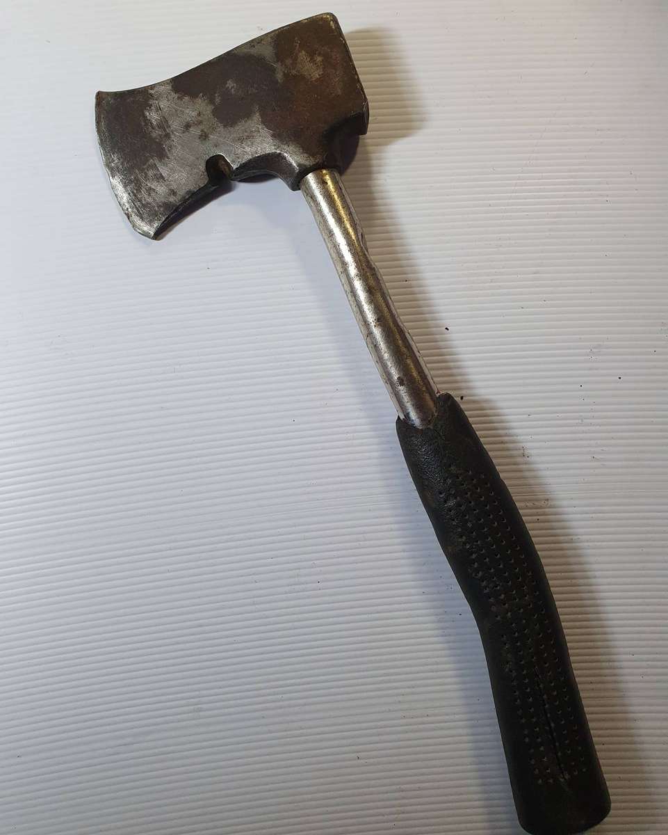 VINTAGE CARPENTERS  HAND AXE