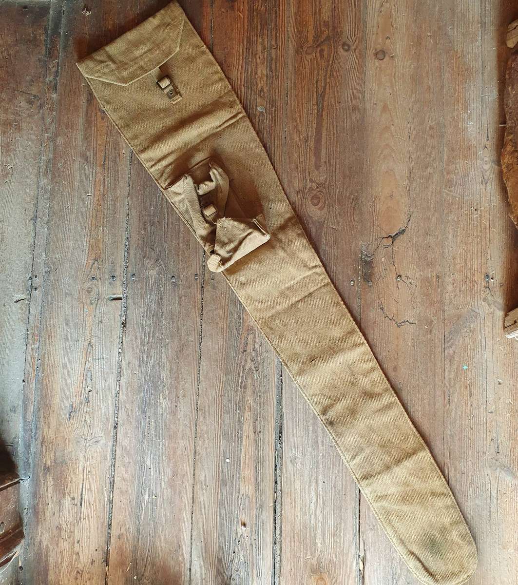 WW11 BRITISH ENFIELD SMLE RIFLE CARY BAG WITH AMMO POUCH.