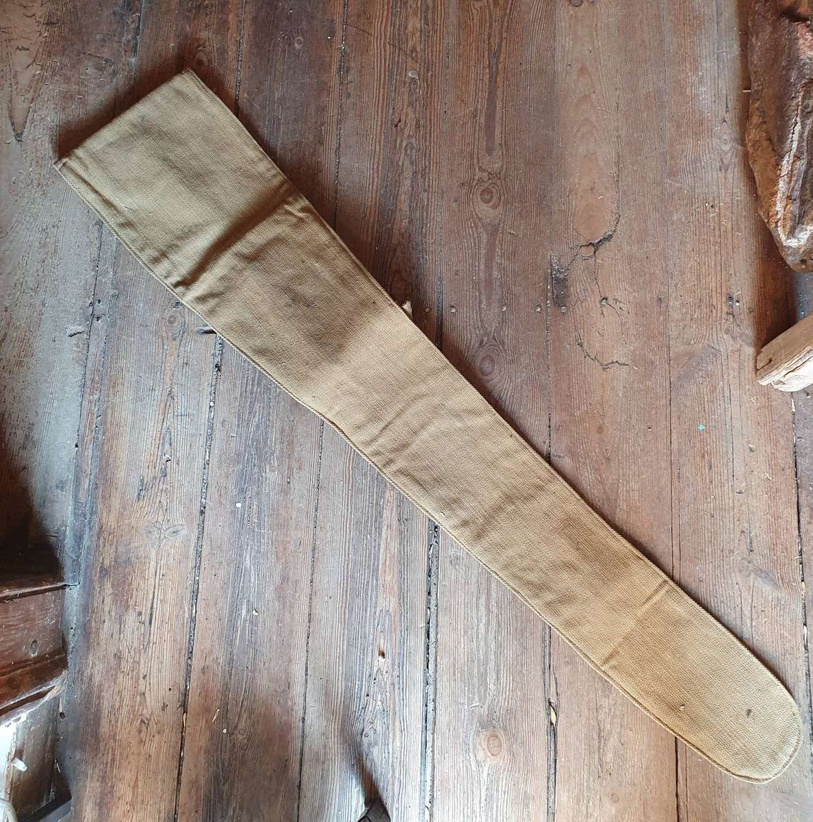 WW11 BRITISH ENFIELD SMLE RIFLE CARY BAG WITH AMMO POUCH.