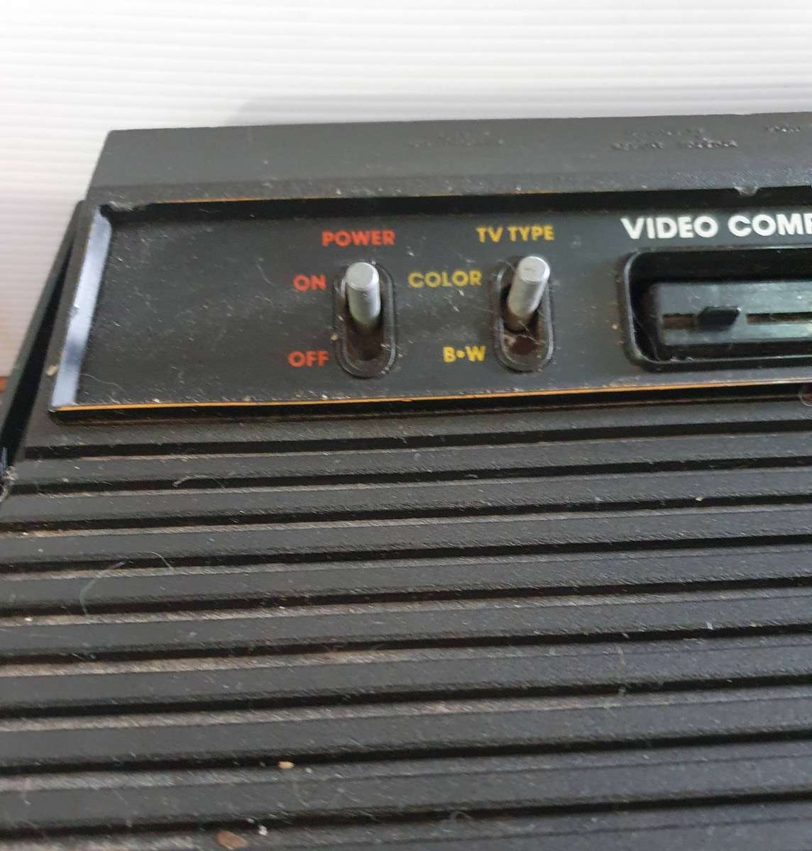 VINTAGE 1980s ATARI VIDEO COMPUTER SYSTEM CONSOLE.