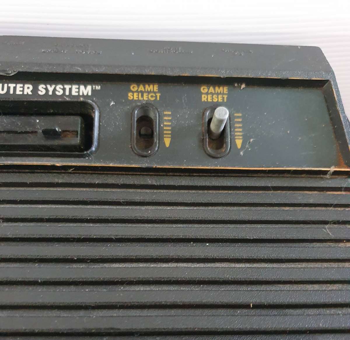 VINTAGE 1980s ATARI VIDEO COMPUTER SYSTEM CONSOLE.