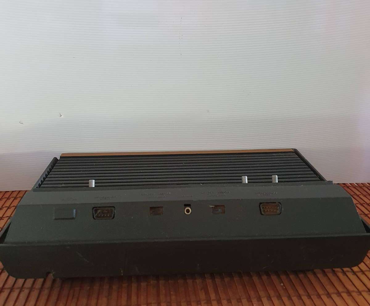 VINTAGE 1980s ATARI VIDEO COMPUTER SYSTEM CONSOLE.