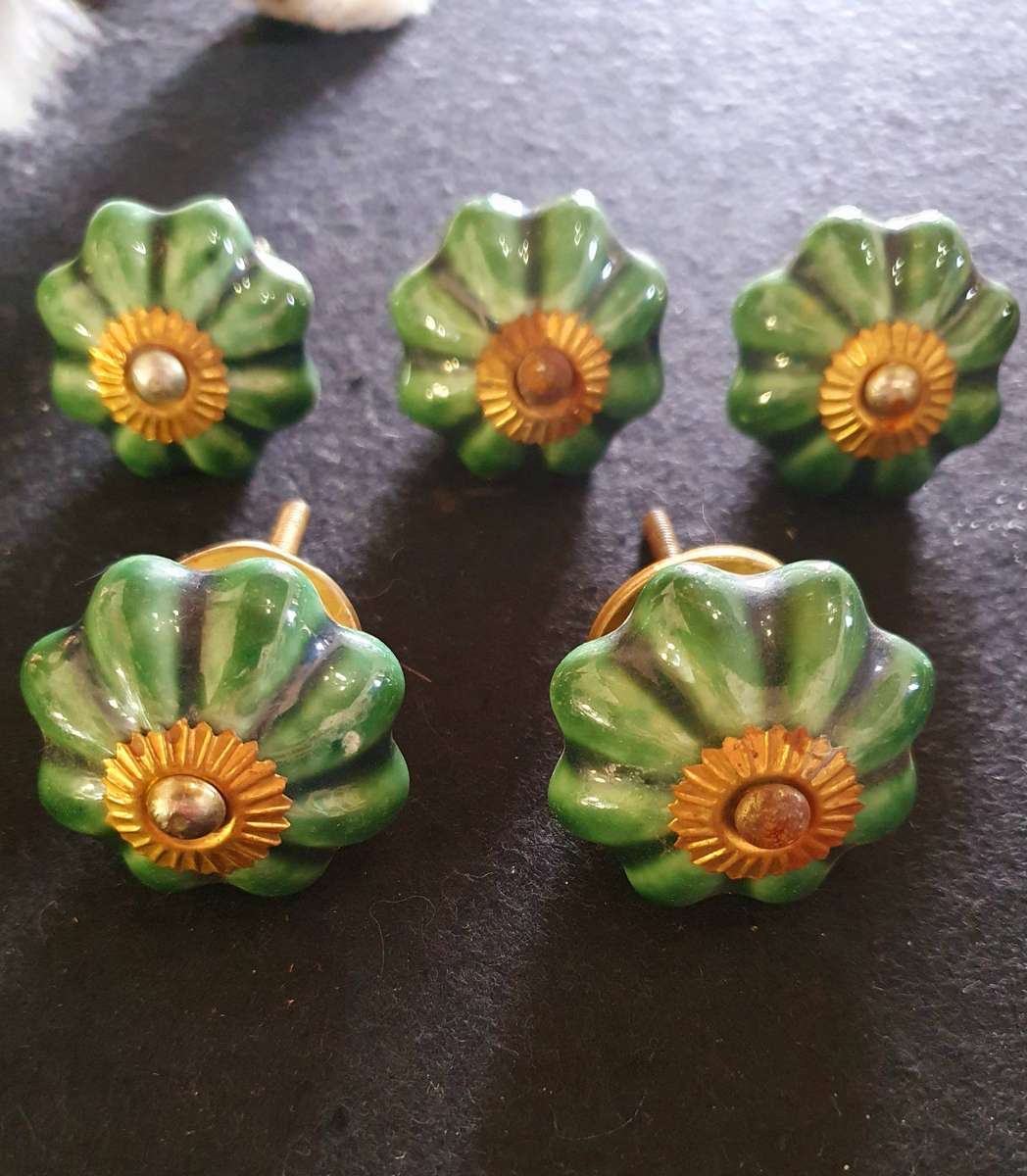 5 X ANTIQUE PORCELIAN AND BRASS  DOOR KNOBS.