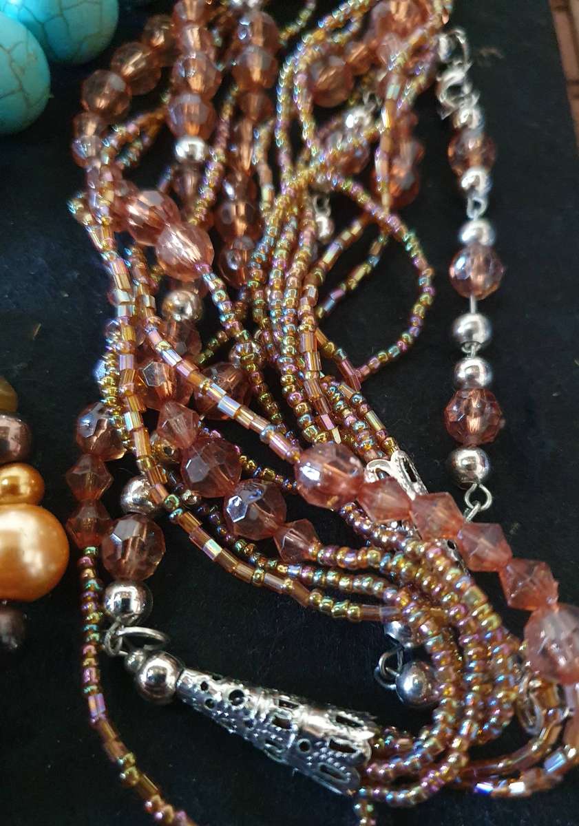 13 X PIECES HIGH END JEWELLERY. HIGH VALUE ITEMS !! ONE BID FOR ALL.