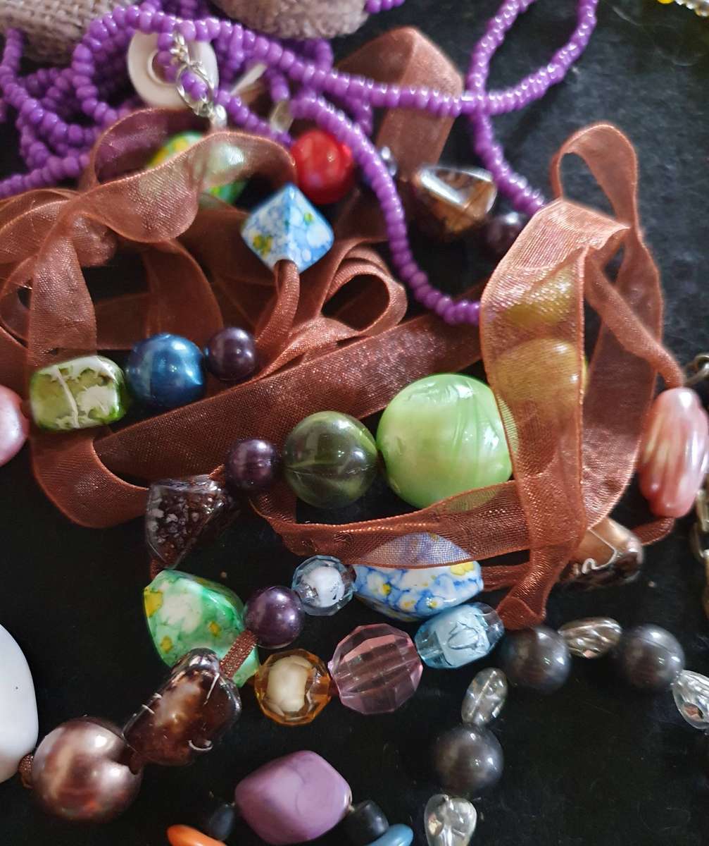 28 x Pieces High End Jewellery. One bid for all.