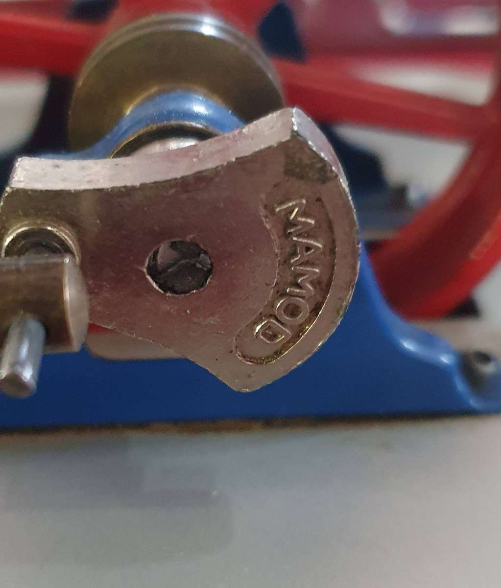 VINTAGE MAMOD ENGLAND STEAM ENGINE. TWIN CYLINDER.