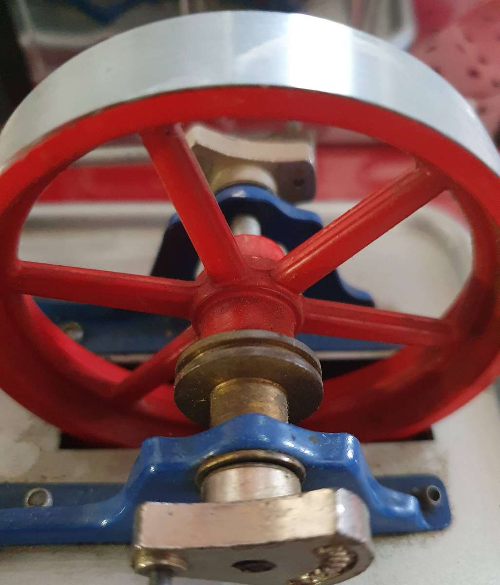 VINTAGE MAMOD ENGLAND STEAM ENGINE. TWIN CYLINDER.