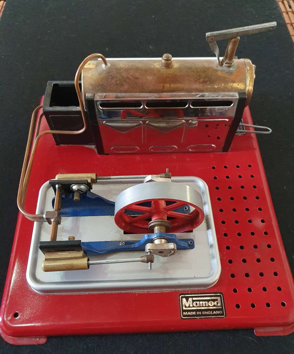 VINTAGE MAMOD ENGLAND STEAM ENGINE. TWIN CYLINDER.