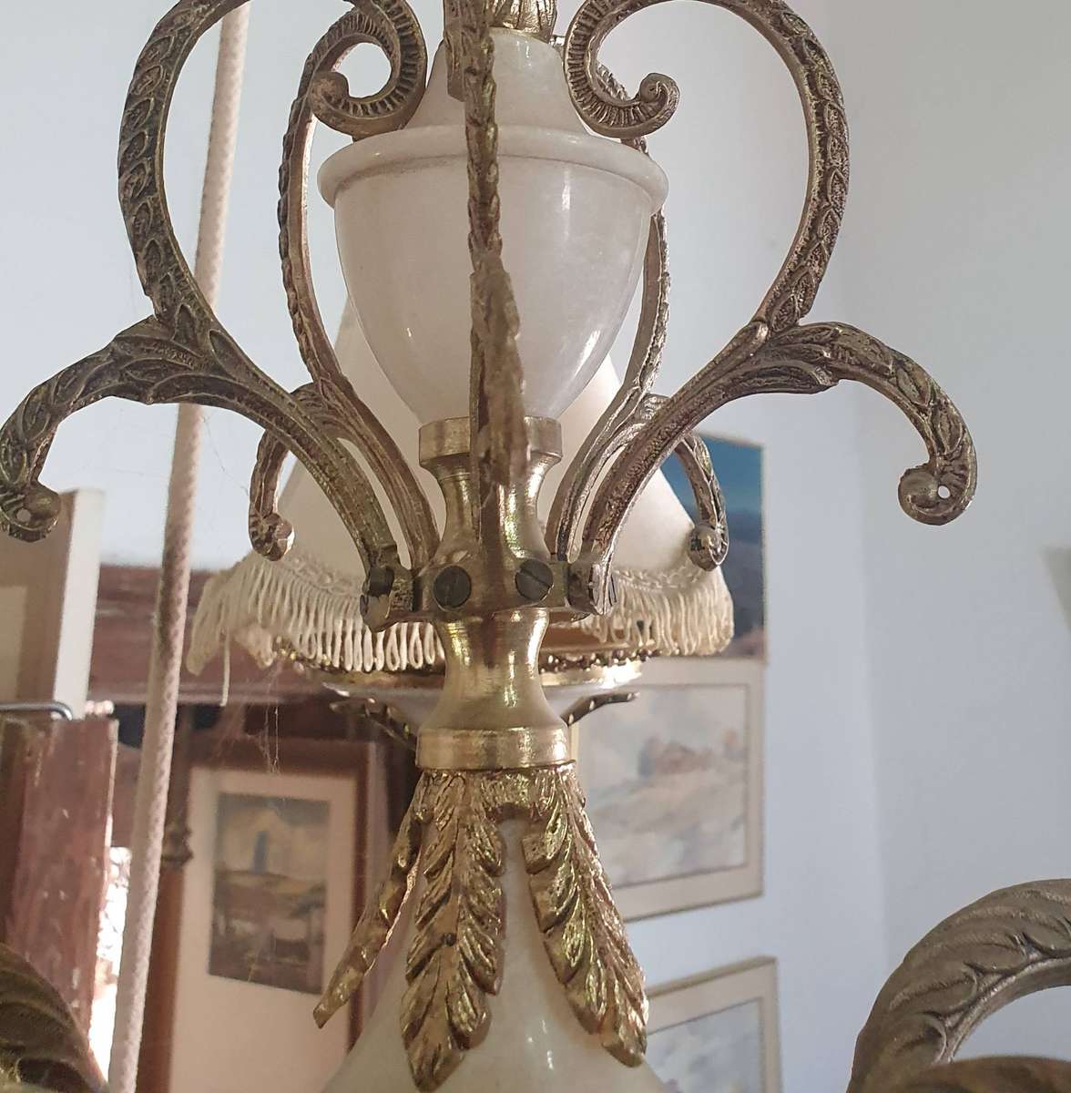 HUGE ANTIQUE MARBLE AND BRASS CAST IRON 5 LIGHT CHANDELIER. 650mm DIAMETER.