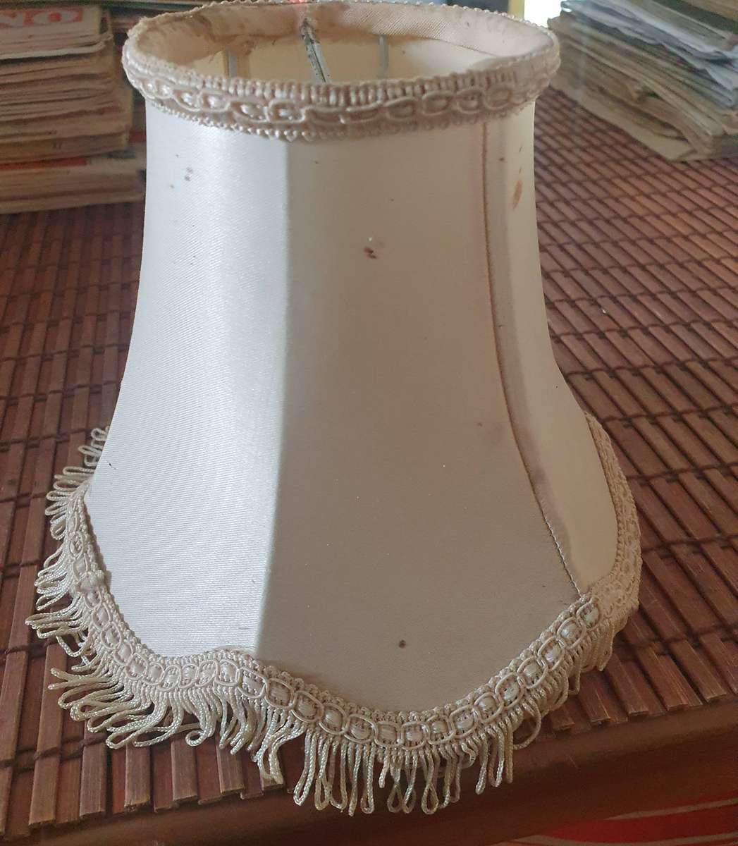 HUGE ANTIQUE MARBLE AND BRASS CAST IRON 5 LIGHT CHANDELIER. 650mm DIAMETER.