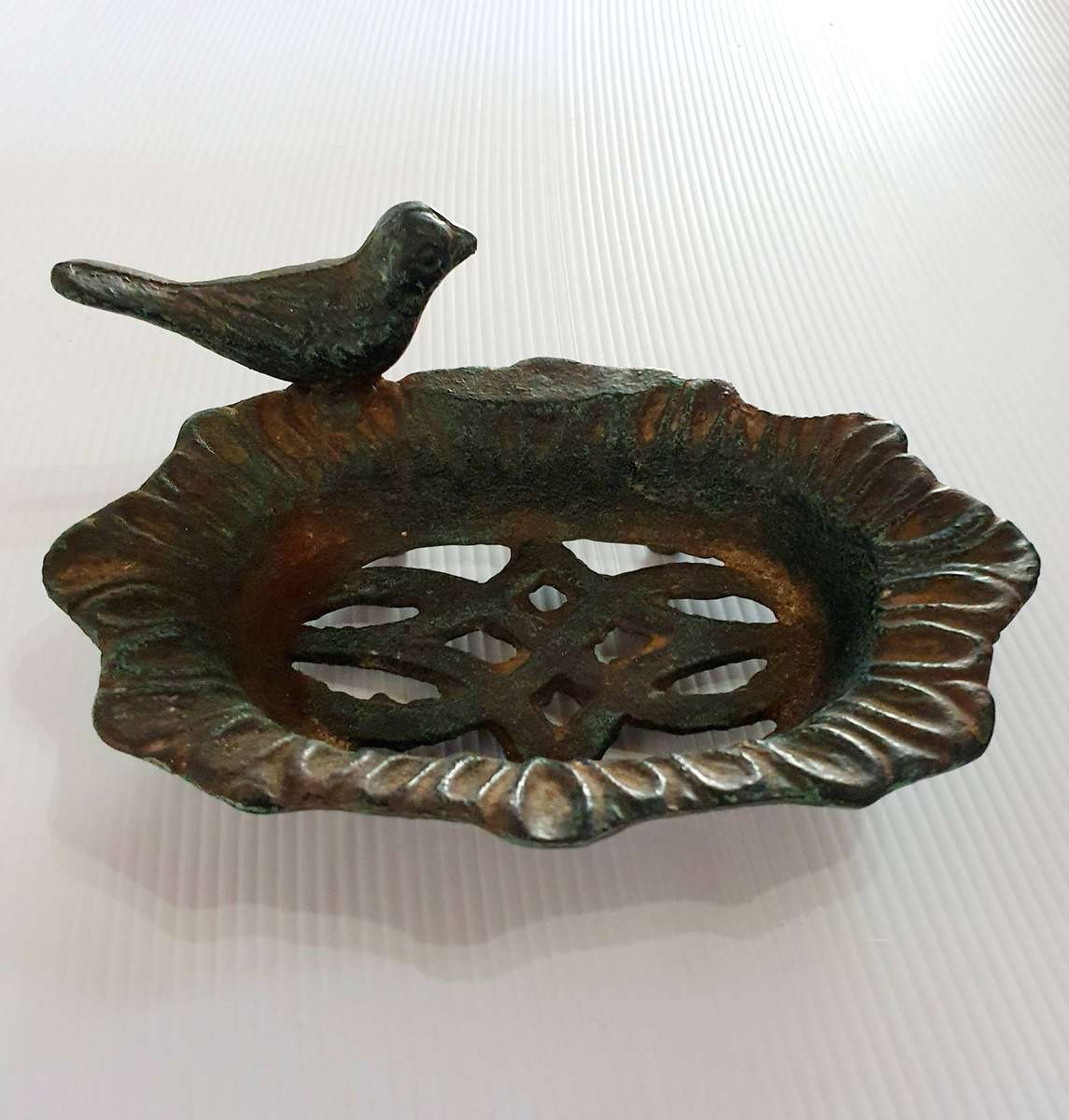 ANTIQUE HEAVY CAST IRON SOAP DISH.