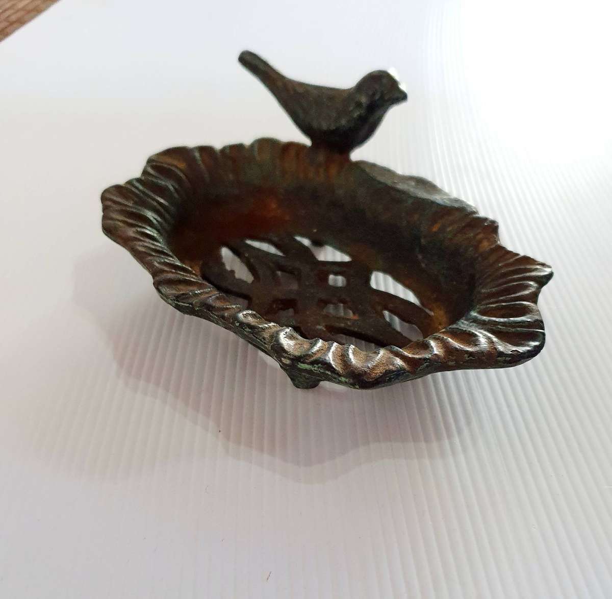 ANTIQUE HEAVY CAST IRON SOAP DISH.