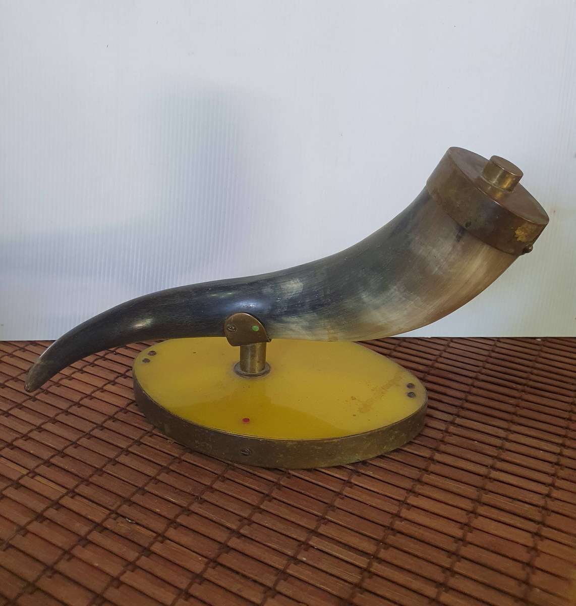 1940s OSSEWA BRANDWAG MOUNTED OX HORN WITH BRASS. SCARCE AFRICANA!! 300mm LONG