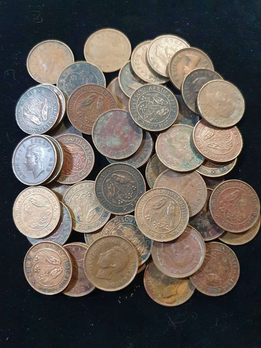 50  X 1/4 PENNY ( 1/4 D ) SOUTH AFRICA. 1942 - 1958. DATES BELOW. ONE BID FOR ALL.