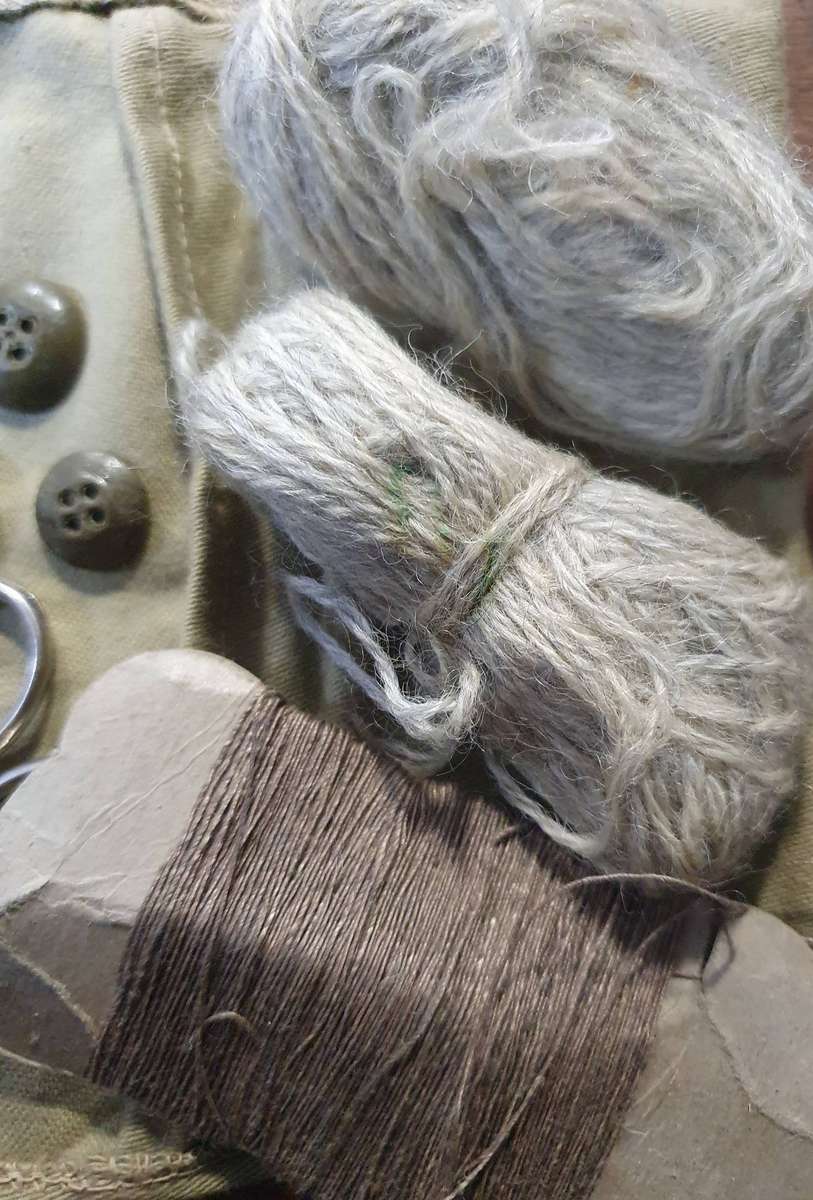 WW 11 SEWING KIT WITH CONTENTS.