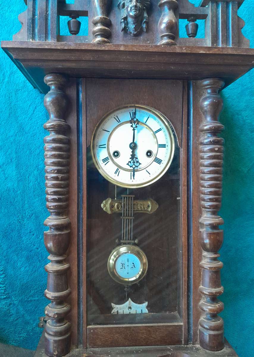 Vintage GLORIA Wall Clock -- Working
