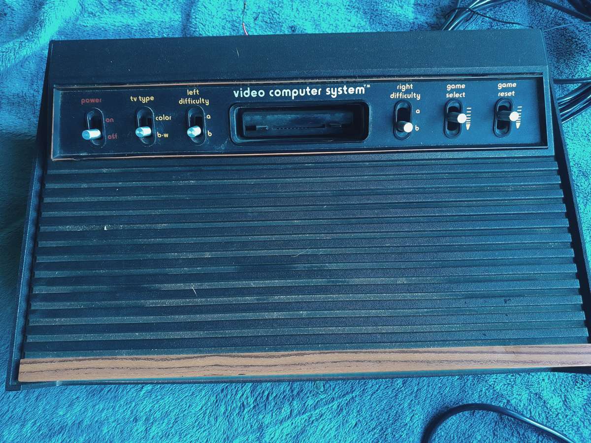 Vintage ATARI 2600 BUNDLE WITH EXTRA CONTROLLERS