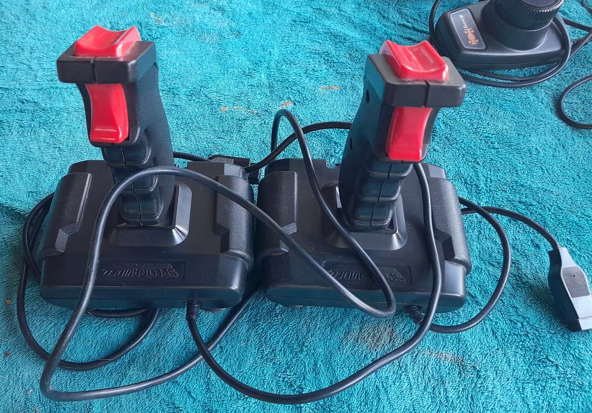 Vintage ATARI 2600 BUNDLE WITH EXTRA CONTROLLERS