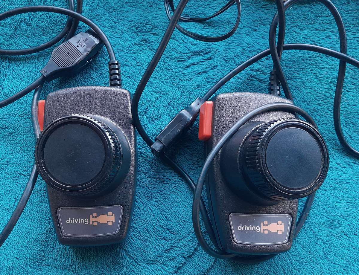 Vintage ATARI 2600 BUNDLE WITH EXTRA CONTROLLERS