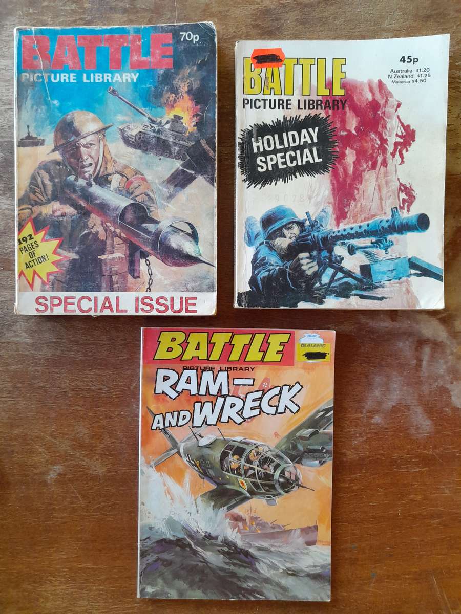 7 x  WAR x Battle LIBRARIES - (All for one bid) Holiday special issues