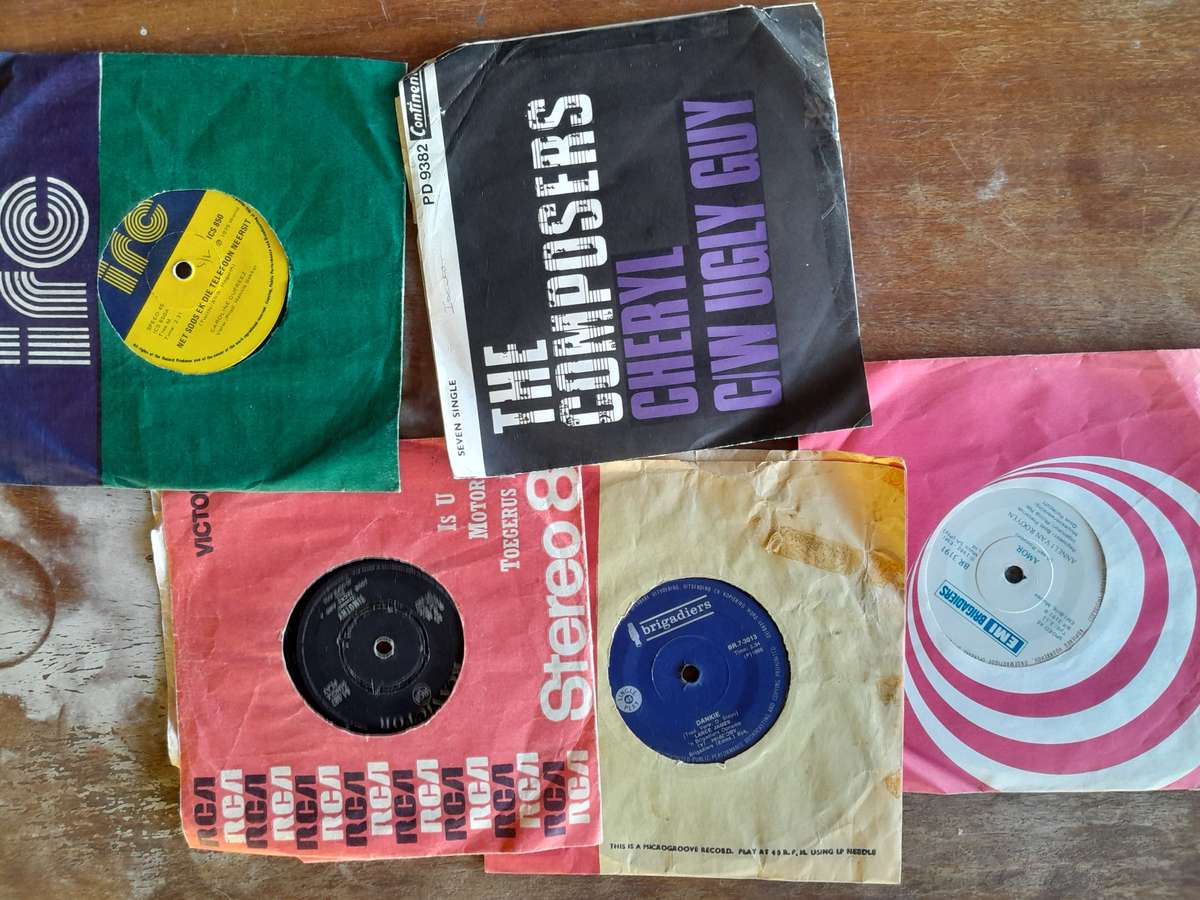 10 x seven single vinyl - See description for artists