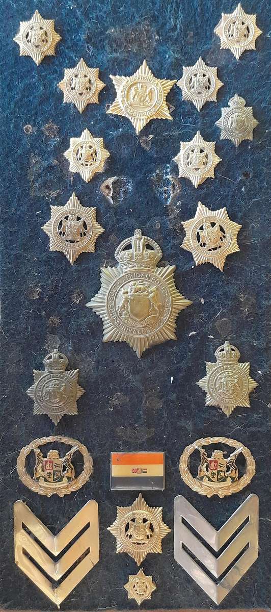 Collection of 20 x South African  Armed forces Badges & insignia, 1910's -1980's