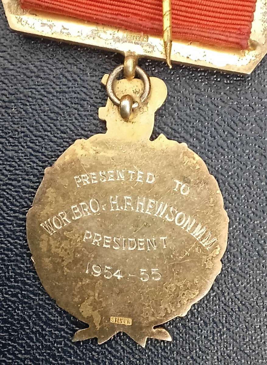 Sons of England South Africa QUEENS ENSIGN LODGE No 476 SILVER medals ect.