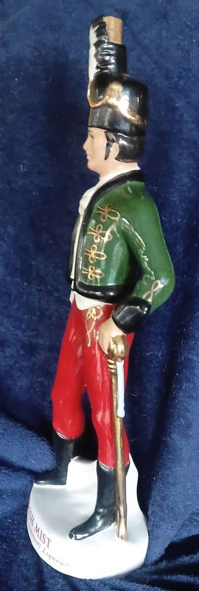 Rare Large Vintage Irish Mist Irish Soldier Decanter: 50 cm