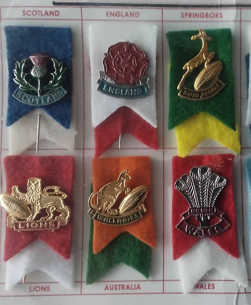 Collection of 10 Rugby pins, Scotland, England, Springboks, France, All Blacks, Lions, Australia, ..