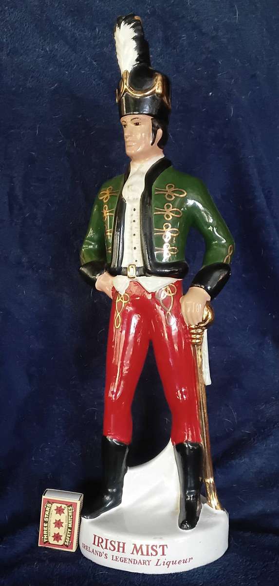 Rare Large Vintage Irish Mist Irish Soldier Decanter: 50 cm
