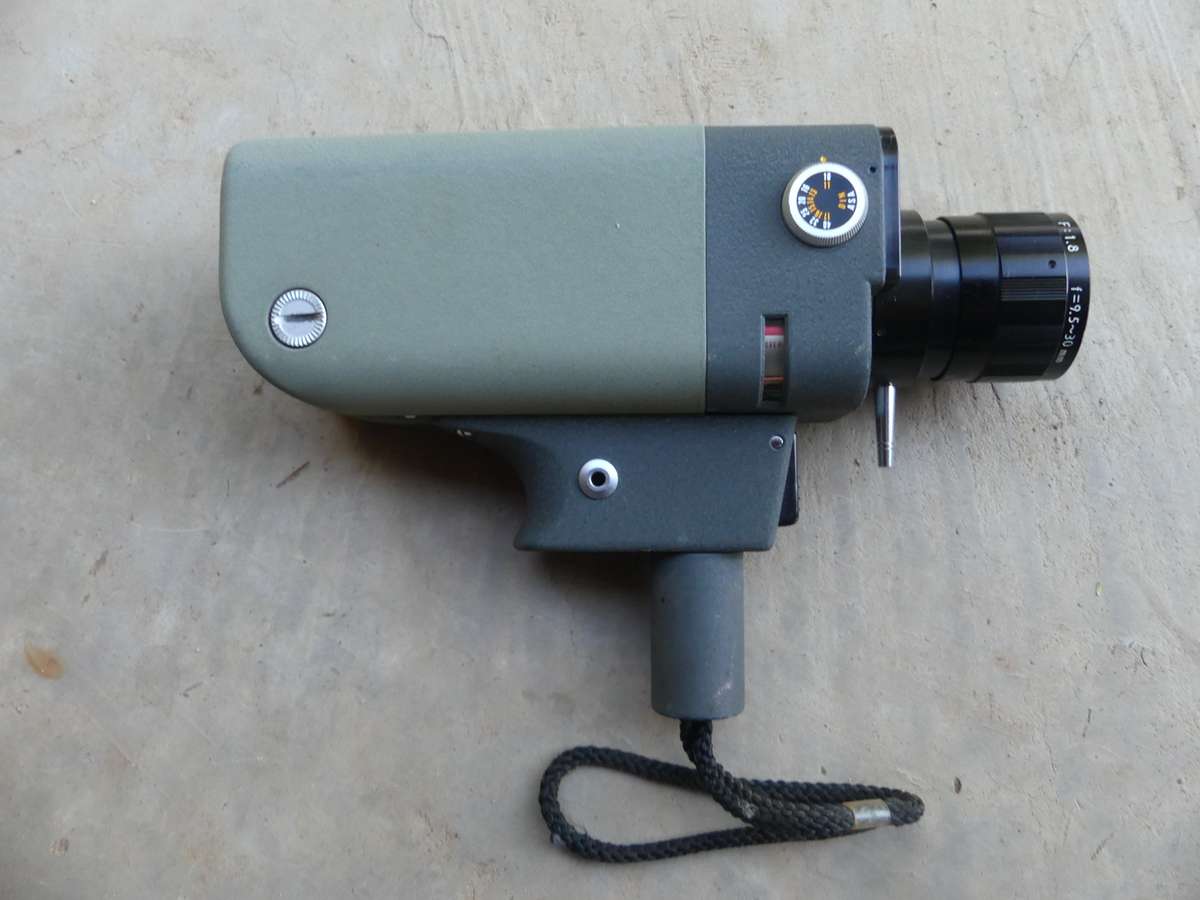 CHINON Zoom 8 Movie Camera