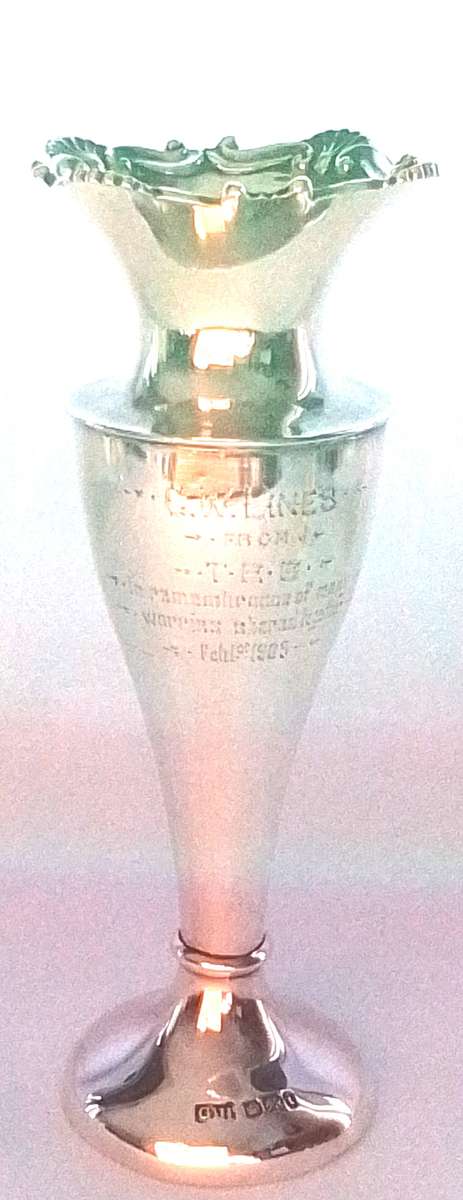 Sheffield   1901   Footed  vase