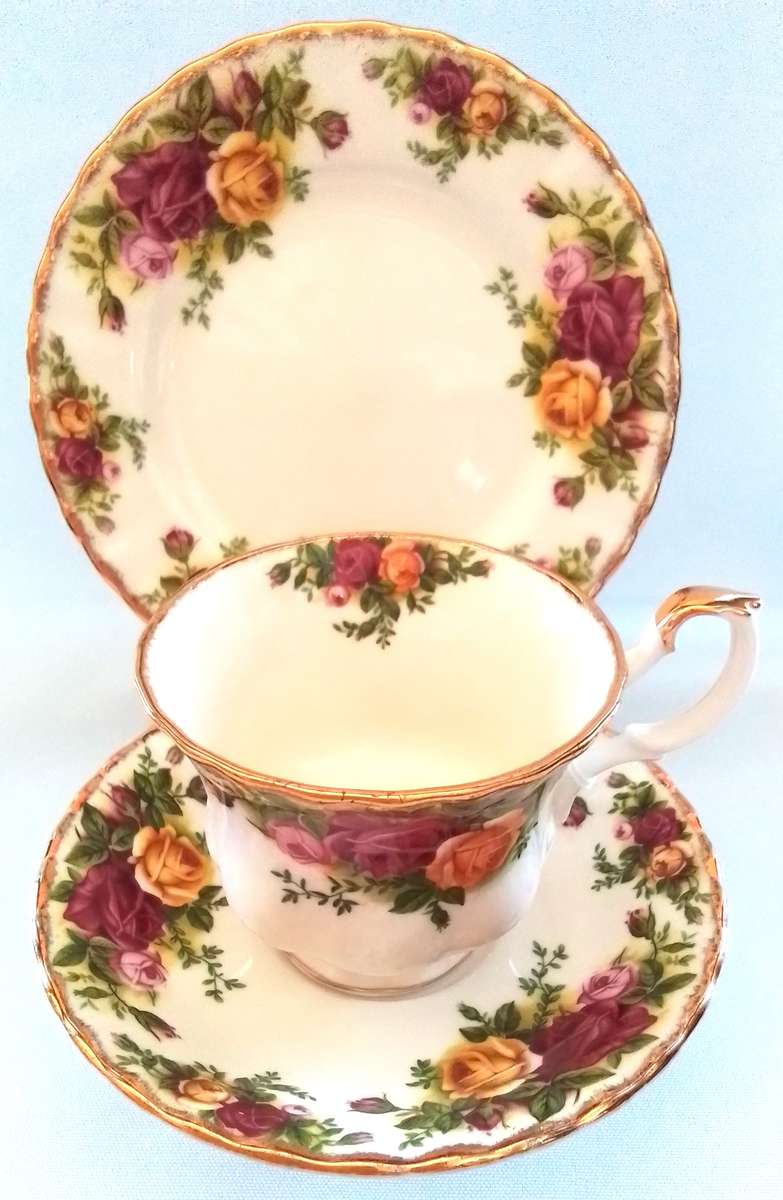 Royal  Albert  -  Old  Country  Roses  -  Trio