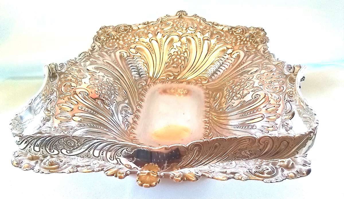 Sheffield    1897     -     Relief  Basket