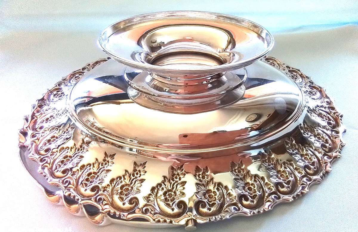 Sheffield 1907  Relief  Basket  with  Swing Handle