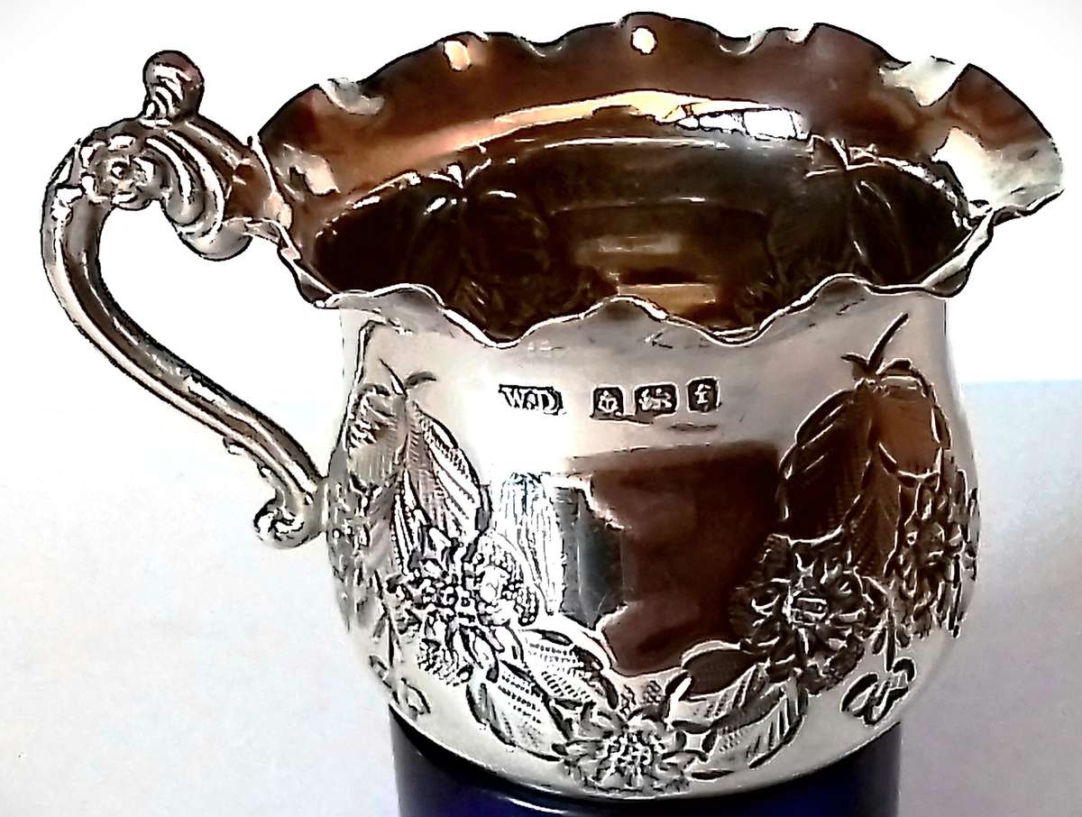 Birmingham  1905  -  Mug  Shaped  Relief  Pot  with  liner