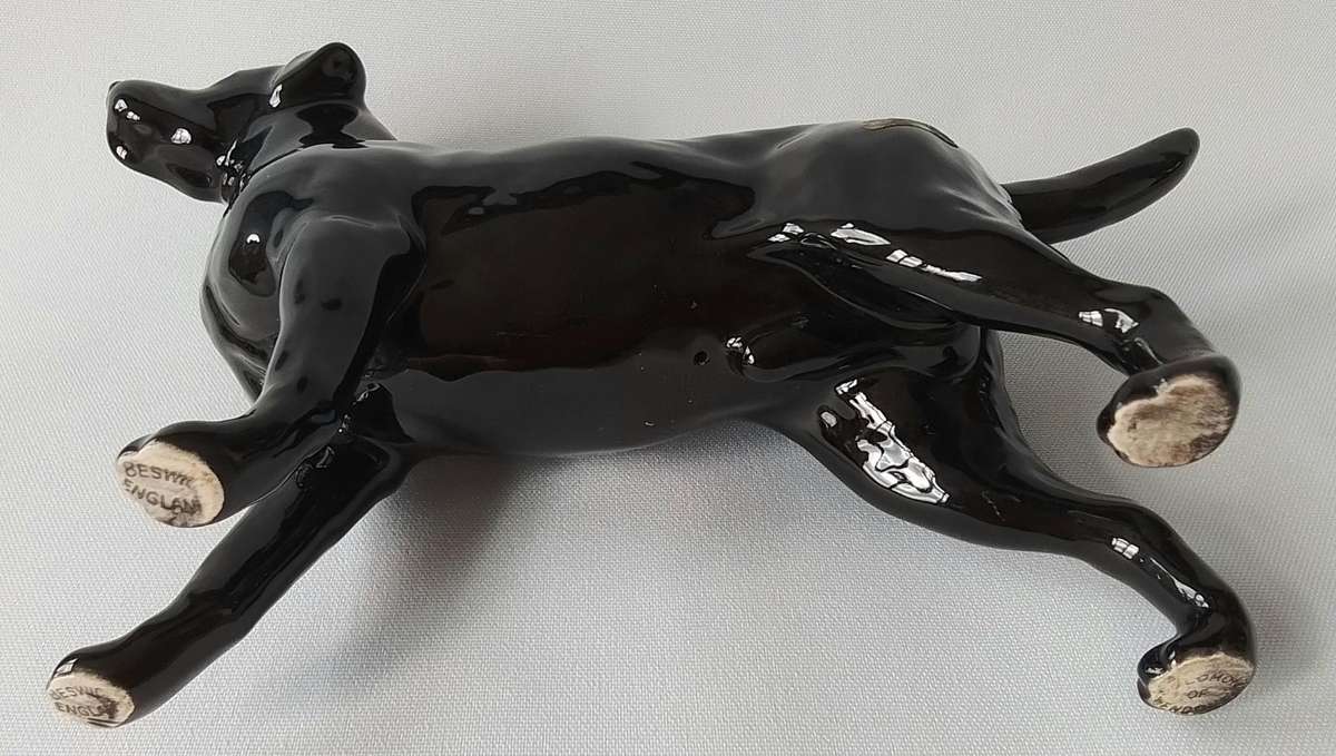 Beswick  -  Vintage porcelain  -  Labrador  Dog  Figure  [B9]