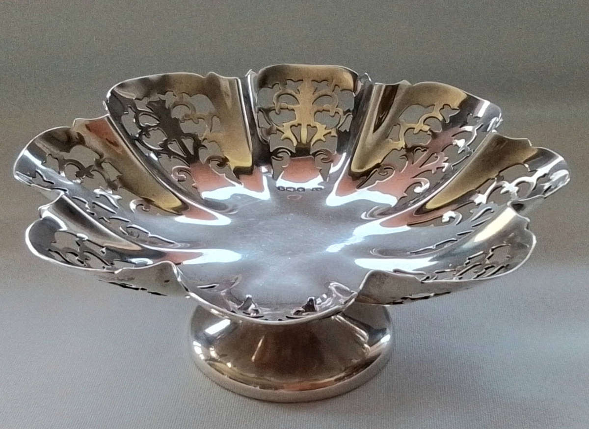 SHEFFIELD 1933  PIERCED FOOTED BOWL