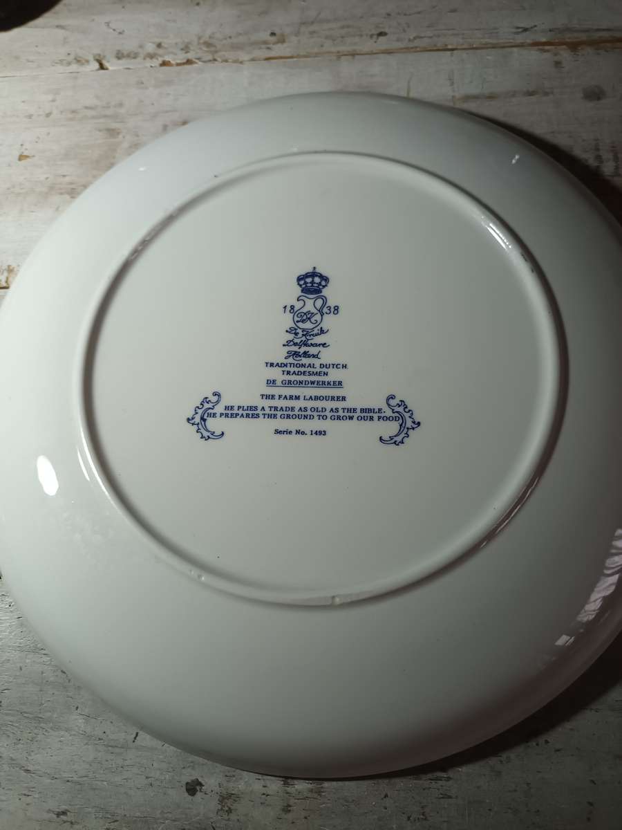 Delftware 'De Grondwerker' Series No 1493 Plate