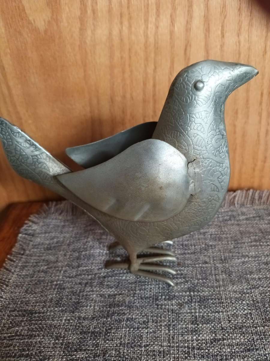 Artistic Metal Bird Ornament