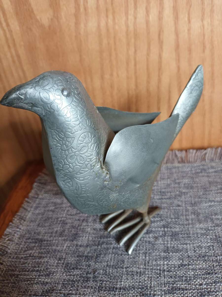 Artistic Metal Bird Ornament