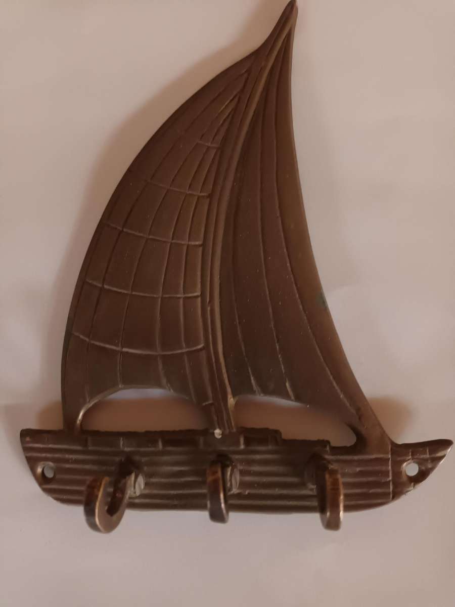 Small Brass Boat Shaped Hooks Wall Hanging