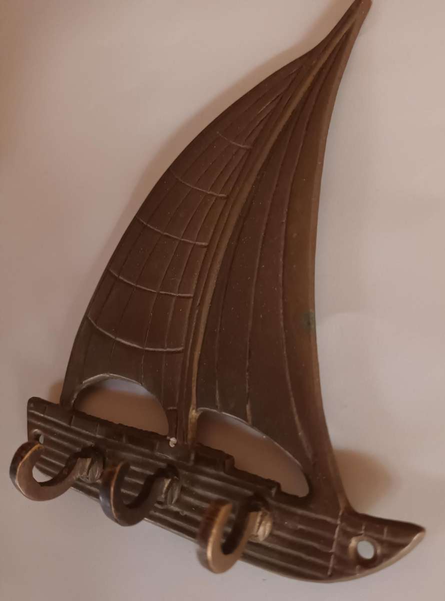 Small Brass Boat Shaped Hooks Wall Hanging